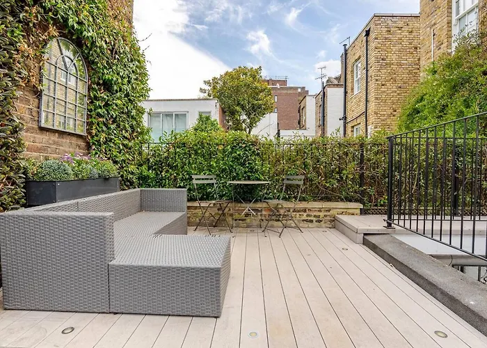 Delightful Notting Hill 2 Bed House With Garden