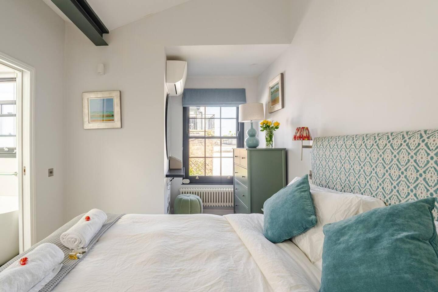 Delightful Notting Hill 2 Bed House With Garden Holiday home