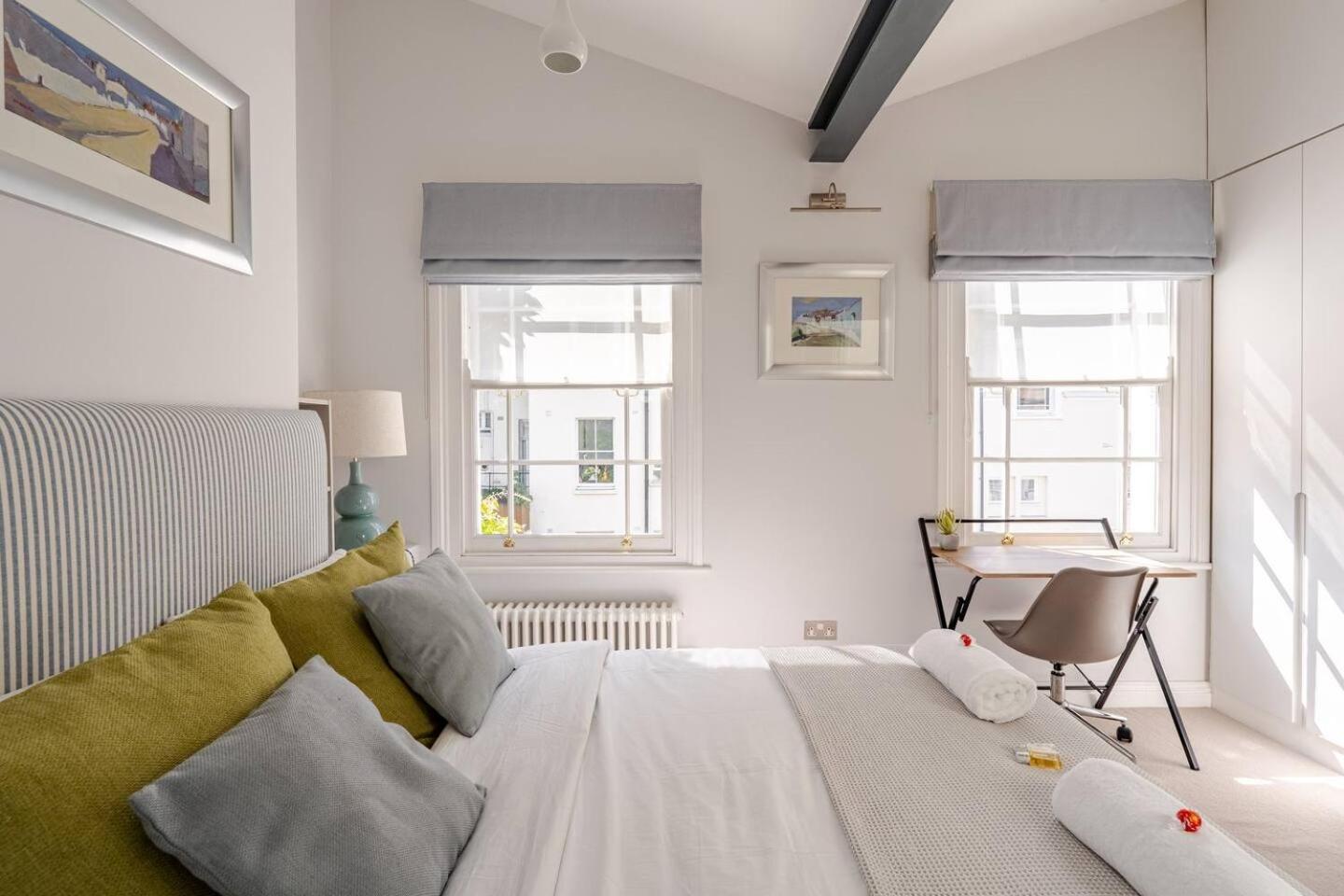 Delightful Notting Hill 2 Bed House With Garden *