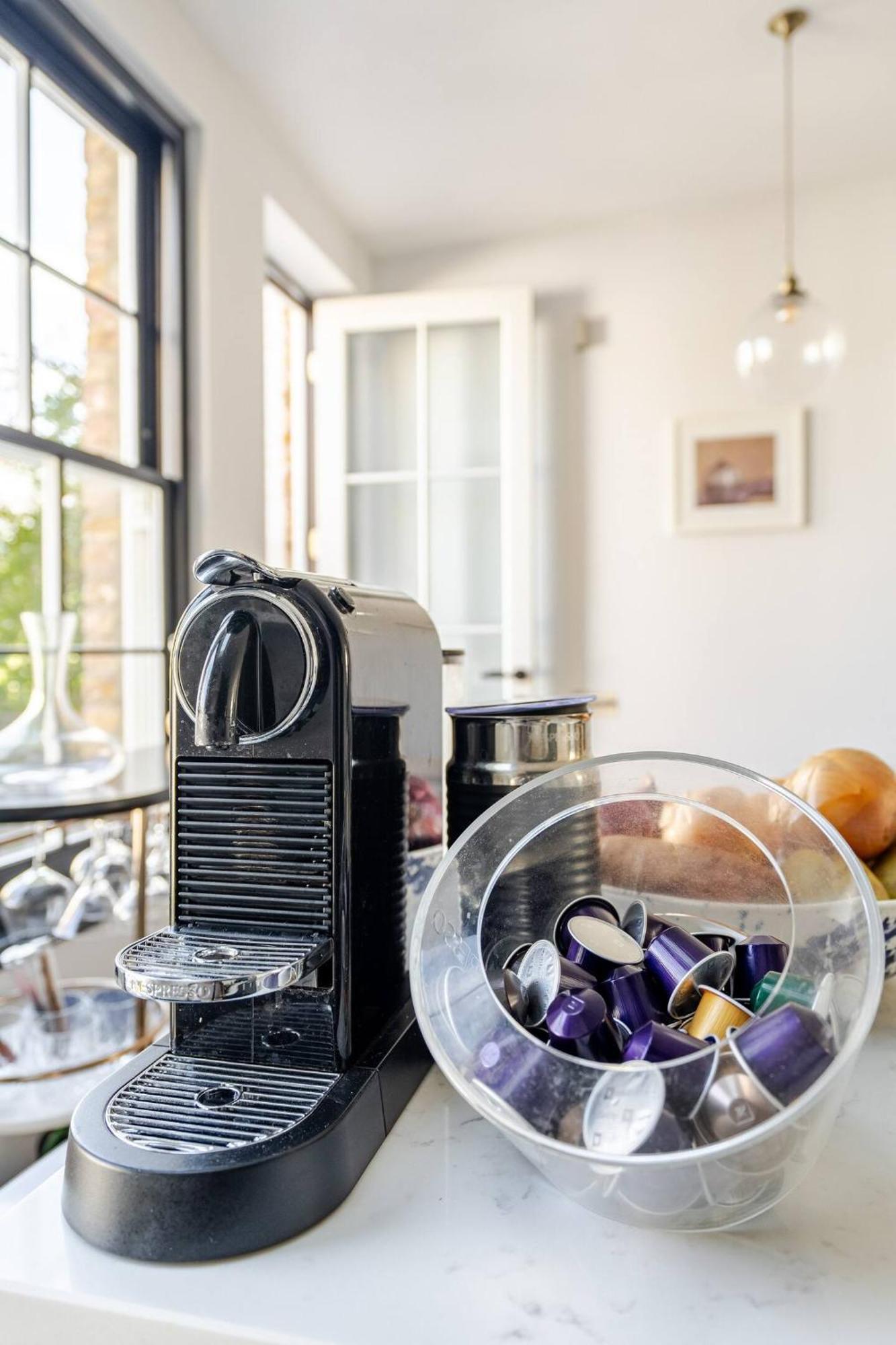 Delightful Notting Hill 2 Bed House With Garden Holiday home *